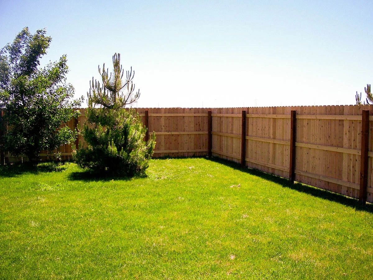 6 ft Tall Wood Privacy Fence